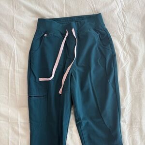 Figs Zamora Jogger Scrub Pants in Teal